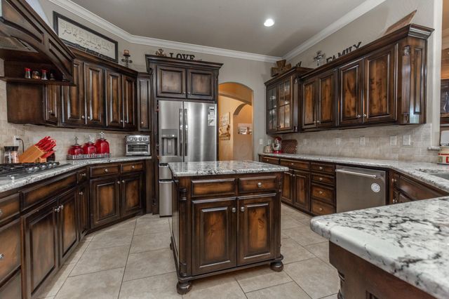 6402 Parkwood Place, Amarillo, TX 79119