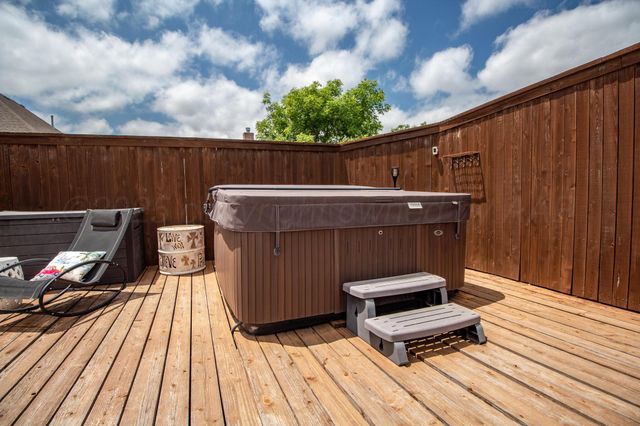 6402 Parkwood Place, Amarillo, TX 79119