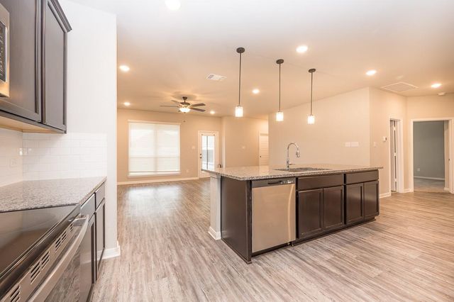 113 Lazy Lizzy RD, Jarrell, TX 76537