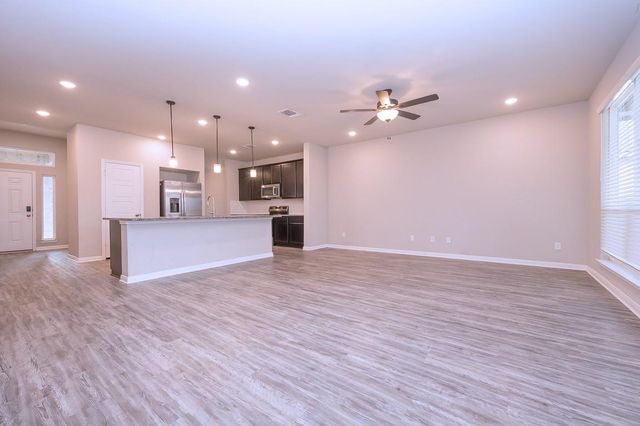 113 Lazy Lizzy RD, Jarrell, TX 76537