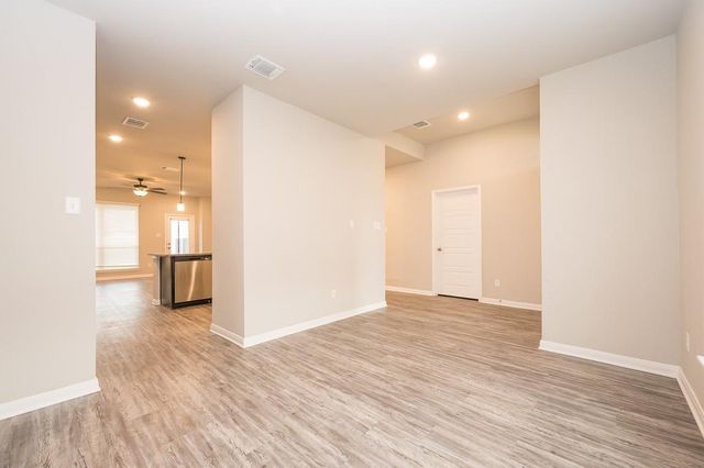 113 Lazy Lizzy RD, Jarrell, TX 76537