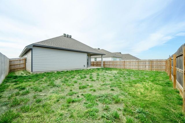 113 Lazy Lizzy RD, Jarrell, TX 76537
