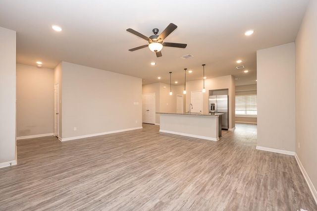 113 Lazy Lizzy RD, Jarrell, TX 76537