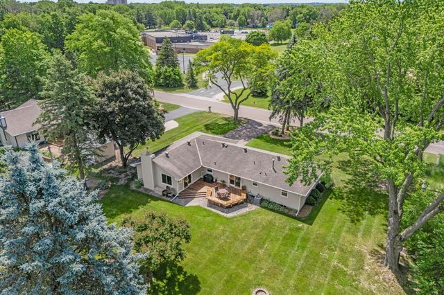 15700 5th Avenue N, Plymouth, MN 55447