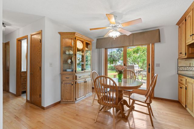 15700 5th Avenue N, Plymouth, MN 55447