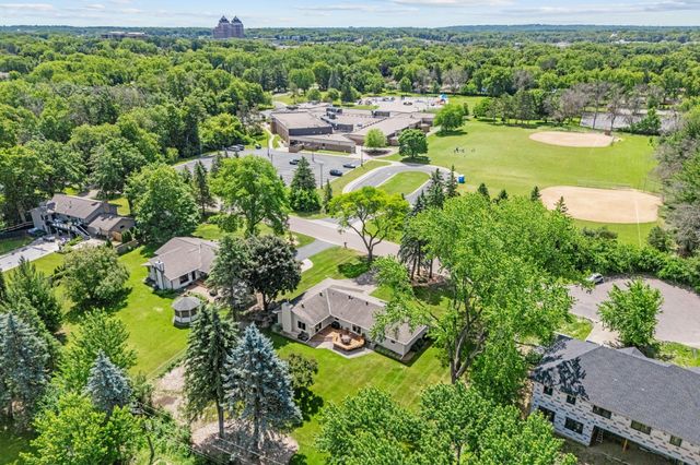 15700 5th Avenue N, Plymouth, MN 55447