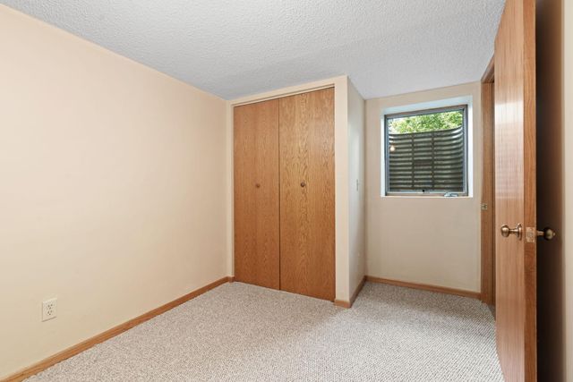 15700 5th Avenue N, Plymouth, MN 55447
