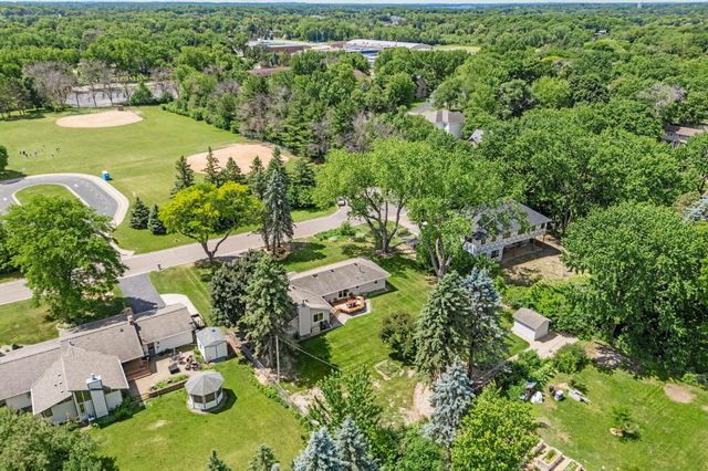 15700 5th Avenue N, Plymouth, MN 55447