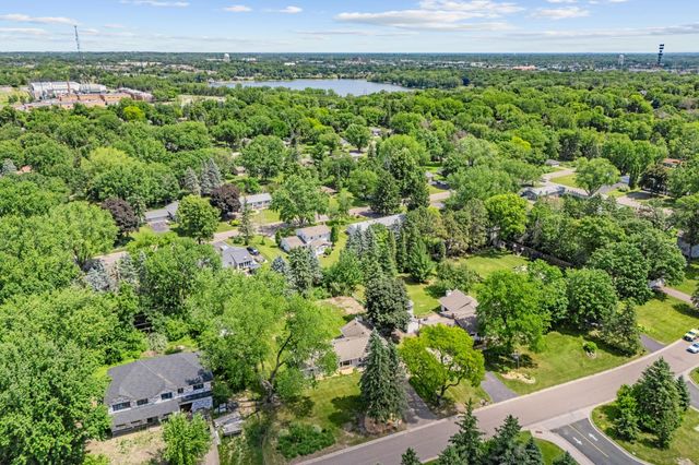 15700 5th Avenue N, Plymouth, MN 55447