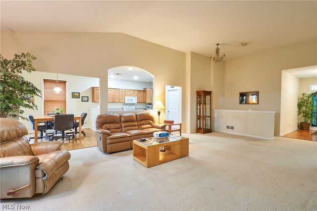 1096 Venice Court, Macedonia, OH 44056