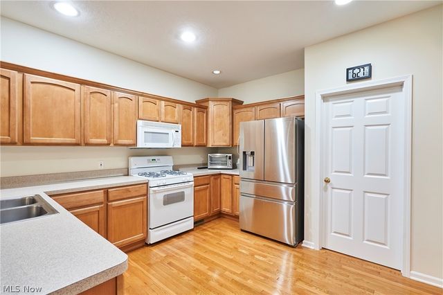 1096 Venice Court, Macedonia, OH 44056