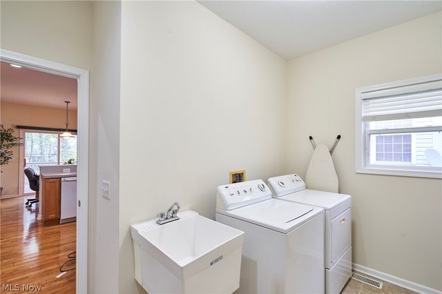 1096 Venice Court, Macedonia, OH 44056