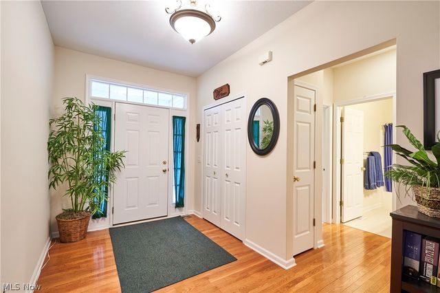 1096 Venice Court, Macedonia, OH 44056