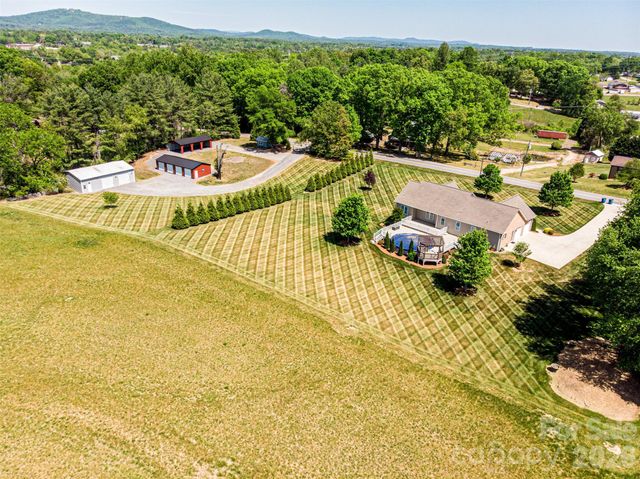 379 Horseshoe Bend Road, Hudson, NC 28638
