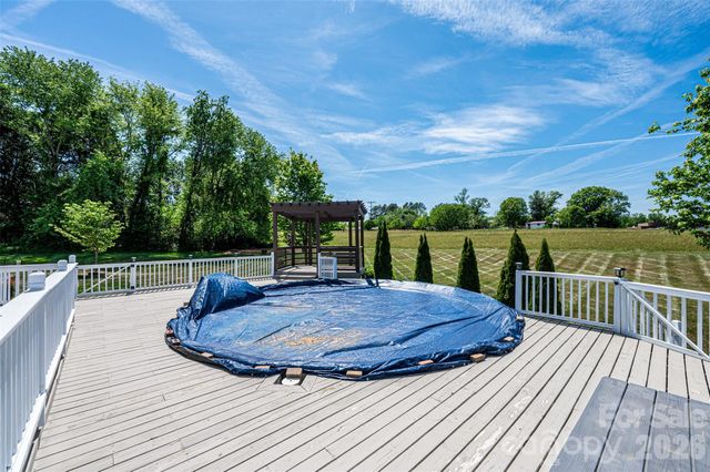 379 Horseshoe Bend Road, Hudson, NC 28638
