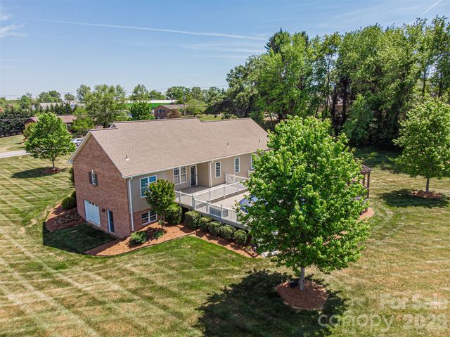 379 Horseshoe Bend Road, Hudson, NC 28638
