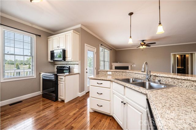 379 Horseshoe Bend Road, Hudson, NC 28638
