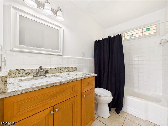 794 Hydrangea DR, North Fort Myers, FL 33903