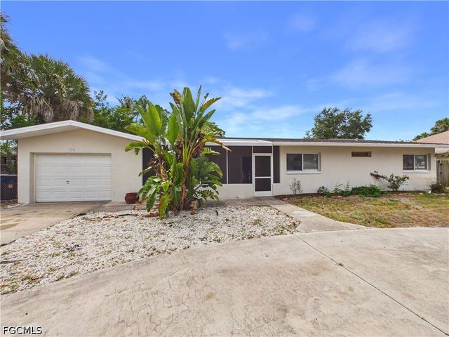 794 Hydrangea DR, North Fort Myers, FL 33903
