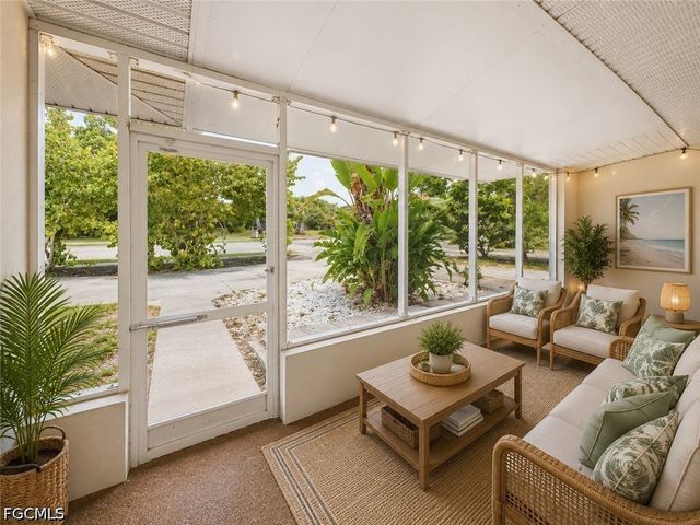 794 Hydrangea DR, North Fort Myers, FL 33903