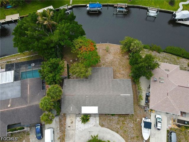 794 Hydrangea DR, North Fort Myers, FL 33903