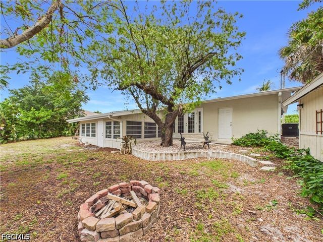 794 Hydrangea DR, North Fort Myers, FL 33903