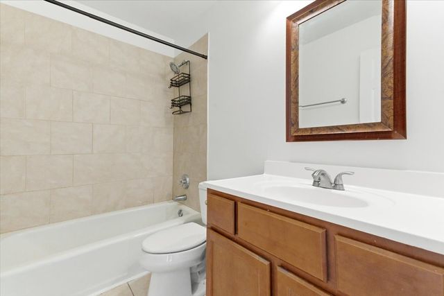 1526 Ridgeway Avenue, Round Lake Beach, IL 60073