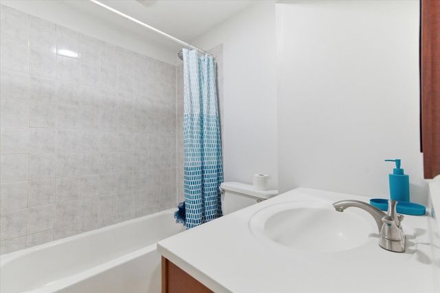 1526 Ridgeway Avenue, Round Lake Beach, IL 60073