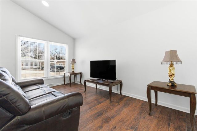 1526 Ridgeway Avenue, Round Lake Beach, IL 60073