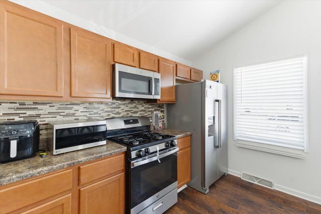 1526 Ridgeway Avenue, Round Lake Beach, IL 60073