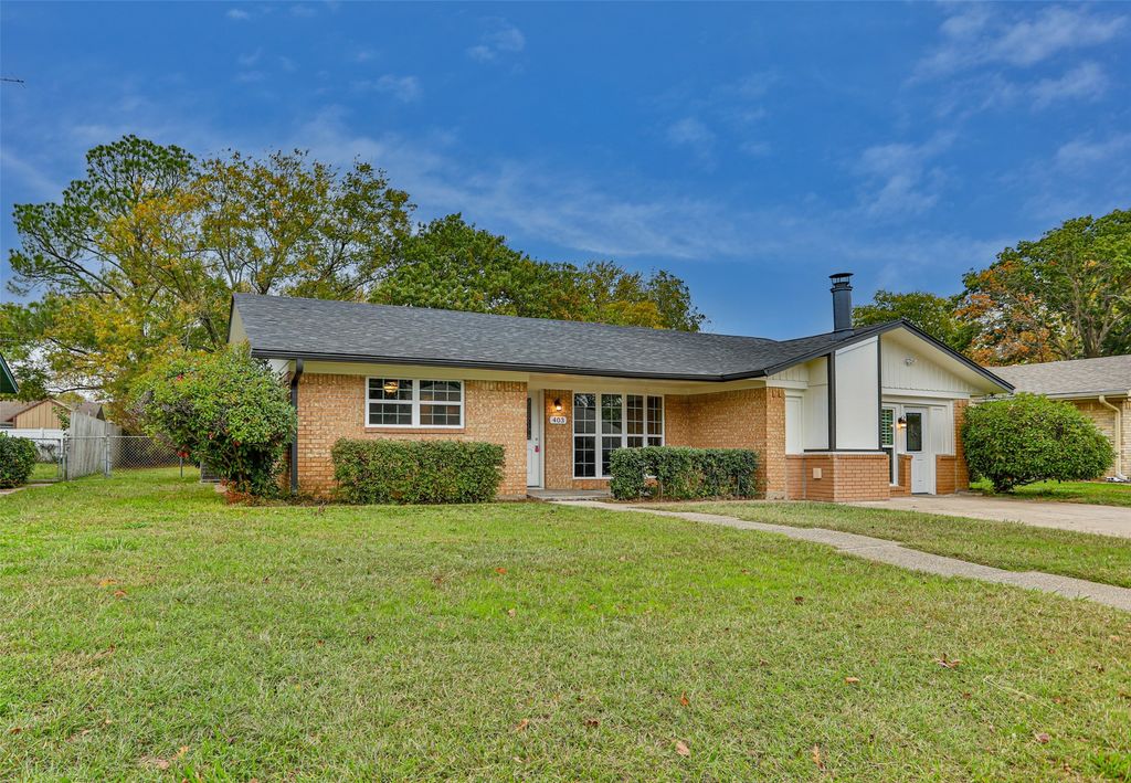 403 Willow Way, Gainesville, TX 76240