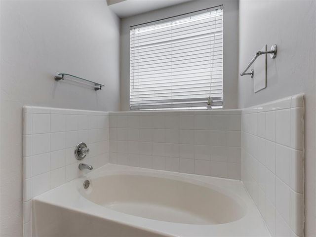 1933 NW 176th Street, Edmond, OK 73012