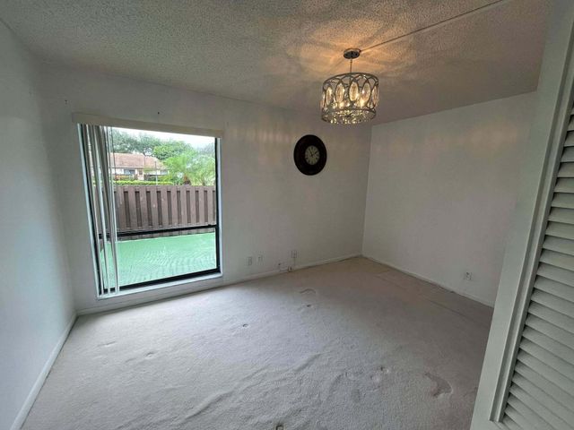 4863 Sable Pine Circle D, West Palm Beach, FL 33417