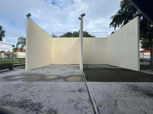 4863 Sable Pine Circle D, West Palm Beach, FL 33417