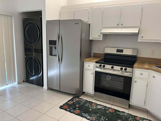 4863 Sable Pine Circle D, West Palm Beach, FL 33417