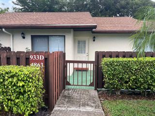 4863 Sable Pine Circle D, West Palm Beach, FL 33417