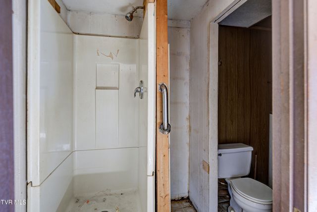 212 West Chilhowie Avenue, Johnson City, TN 37604