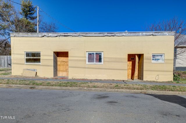 212 West Chilhowie Avenue, Johnson City, TN 37604