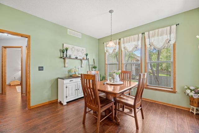 1405 E Hidden Ridge Ct, Derby, KS 67037
