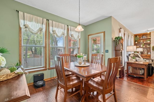 1405 E Hidden Ridge Ct, Derby, KS 67037