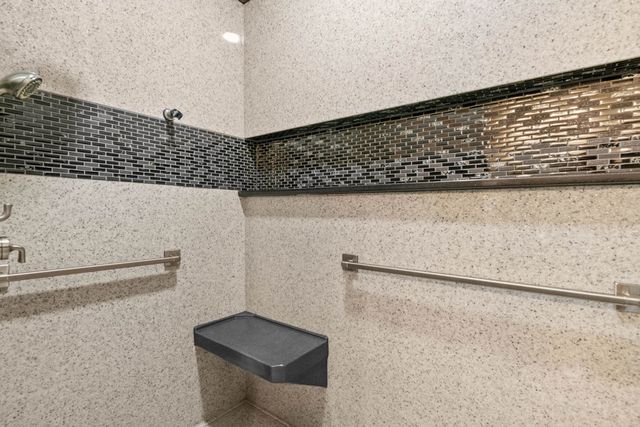 1405 E Hidden Ridge Ct, Derby, KS 67037