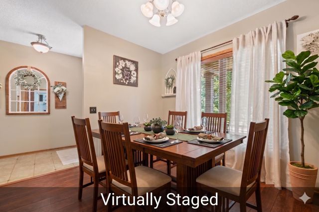 1405 E Hidden Ridge Ct, Derby, KS 67037