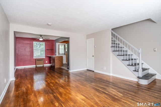 51 Arnold Way 51, West Hartford, CT 06119