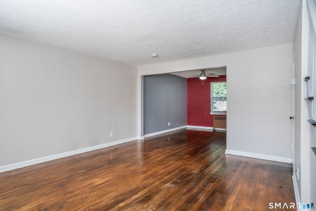 51 Arnold Way 51, West Hartford, CT 06119