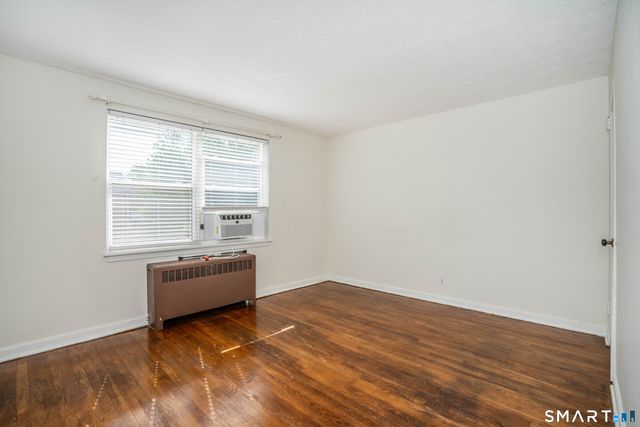 51 Arnold Way 51, West Hartford, CT 06119