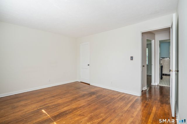 51 Arnold Way 51, West Hartford, CT 06119