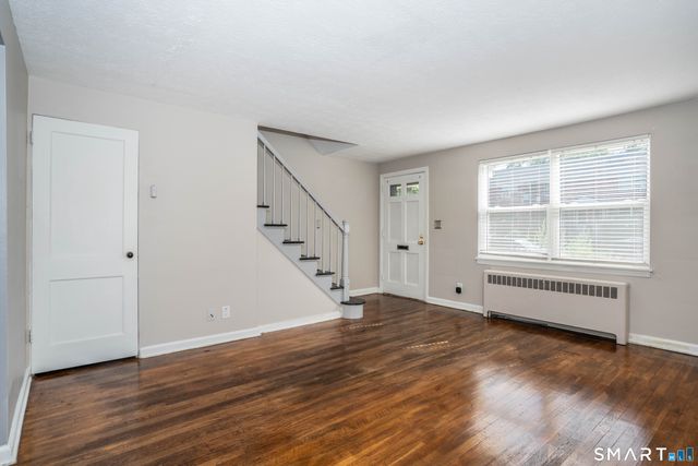 51 Arnold Way 51, West Hartford, CT 06119