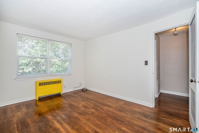 51 Arnold Way 51, West Hartford, CT 06119