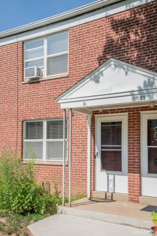 51 Arnold Way 51, West Hartford, CT 06119