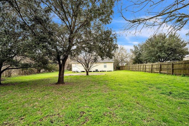 124 Menke Street, Sealy, TX 77474
